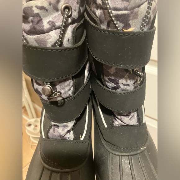 Boy’s Lands End snow boots 6 - Picture 7 of 8
